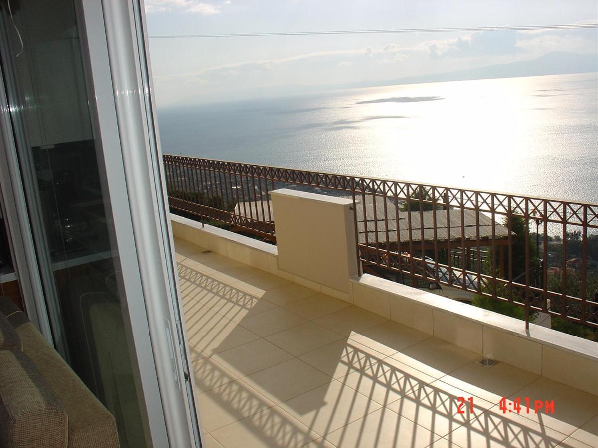 Verga First Floor Apartment Exterior photo