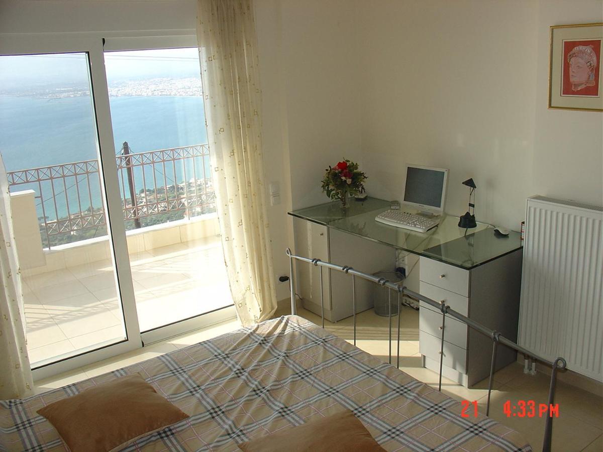 Verga First Floor Apartment Exterior photo