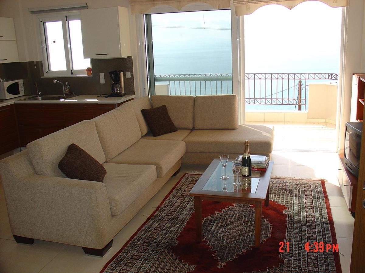 Verga First Floor Apartment Exterior photo